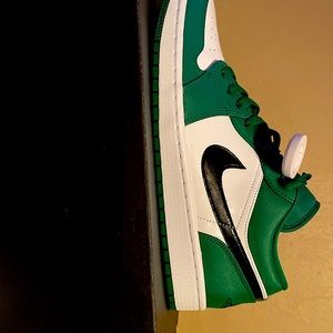 Jordan 1 low Pine Green size 11